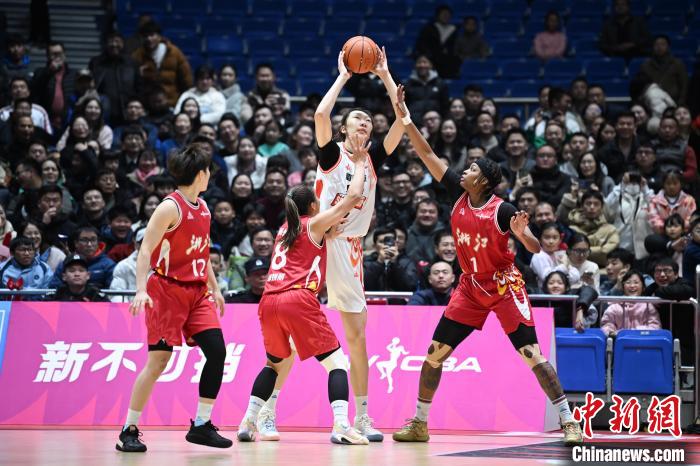 四川女篮力压浙江夺得WCBA新赛季十一连胜 继续稳