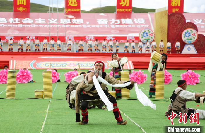 传统赛马节邂逅乡村振兴 西藏那曲举办年度盛会