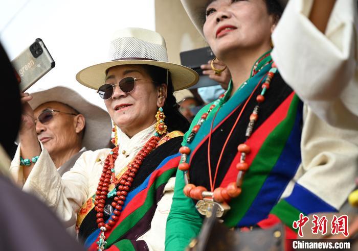 传统赛马节邂逅乡村振兴 西藏那曲举办年度盛会