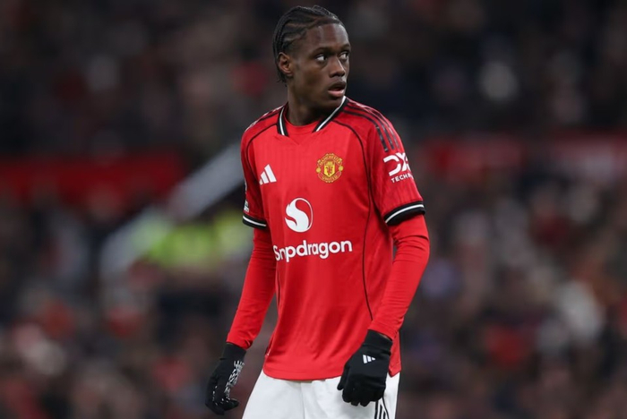 曼联18岁新星曼塔托脚踝重伤赛季报销