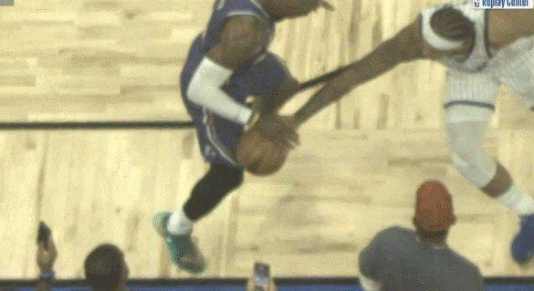 湖人绝杀魔术 肯纳德三分绝杀延续连胜