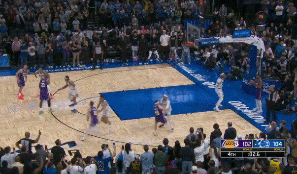 湖人绝杀魔术 肯纳德三分绝杀延续连胜