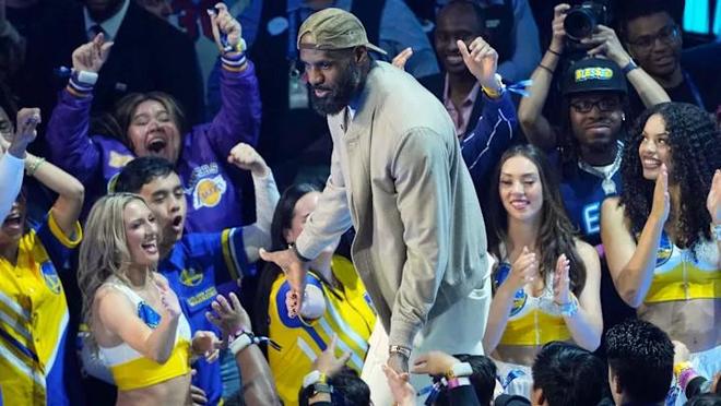 湖人若夺冠或成詹姆斯退役契机，父子同场创历