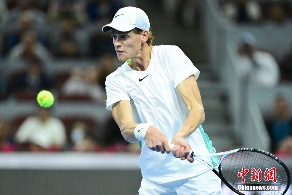 破咒夺冠体验满分：辛纳在北京中网两盘抢七击