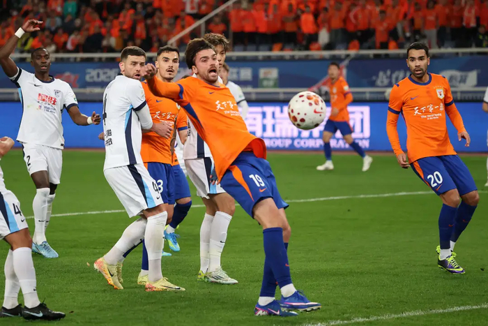 山东泰山两连败暴露老将阵容短板 韩鹏用人策略