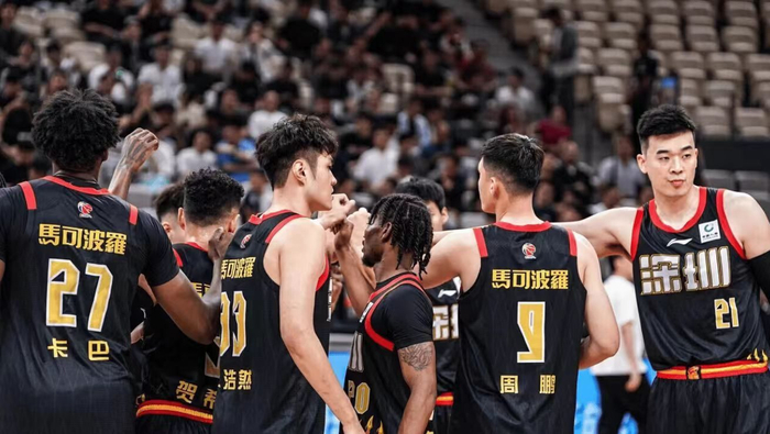 深圳队豪取10连胜冲击季后赛前三 王浩然砍33分助