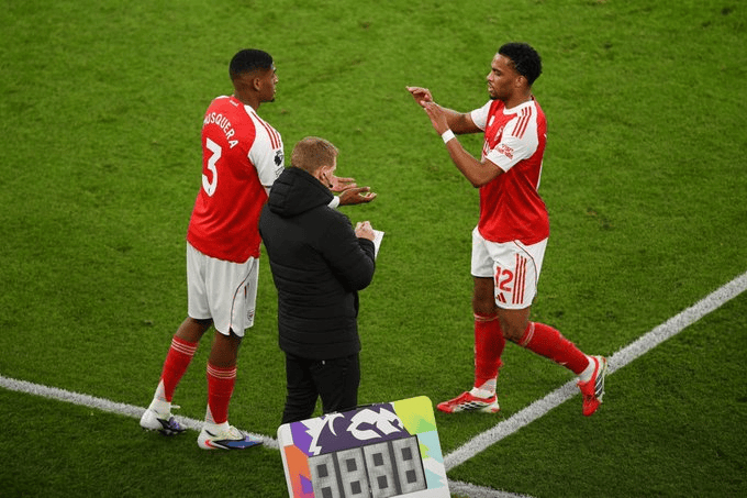 阿森纳上半场射门13次却零机会，埃弗顿两度制造