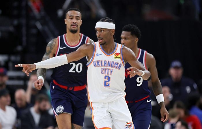 雷霆客场狂胜快船提前锁定常规赛第一